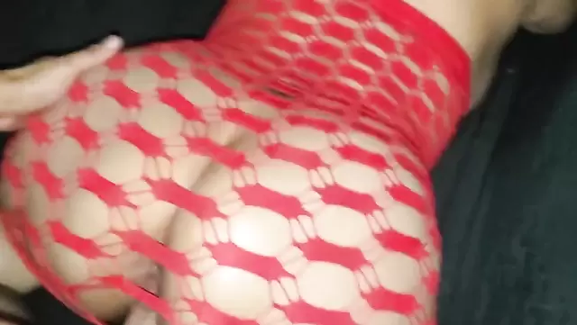 Шлюшка из Мексики обслужила мужика своей вагиной